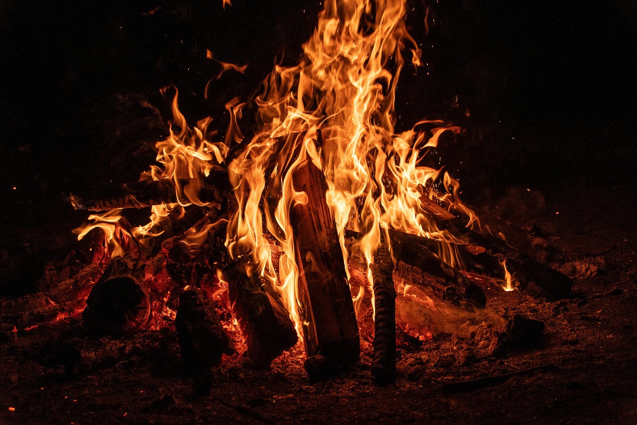 Building a Fire in Wet Weather Without Losing Your Mind